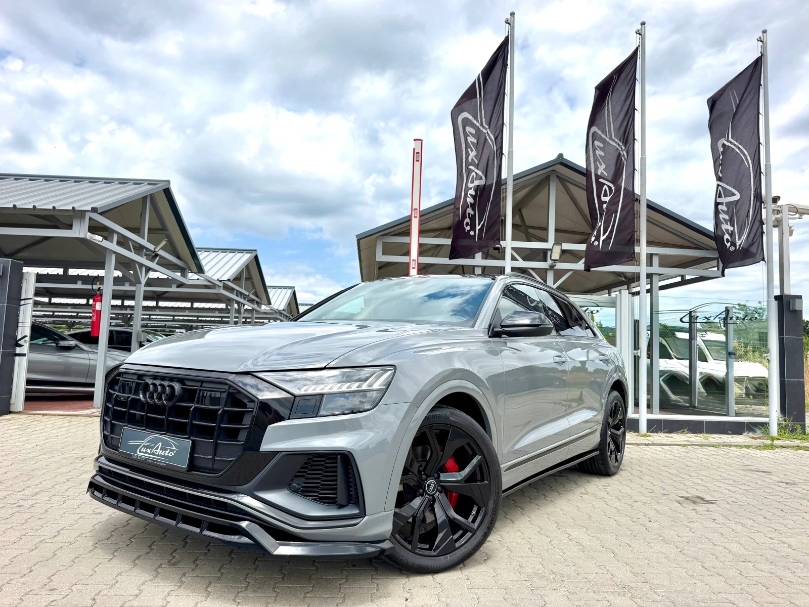 Audi Q8 50TDI#S-LINE#PANORAMA#MATRIX#DISTR#AIRMAT, снимка 2 - Автомобили и джипове - 54936593