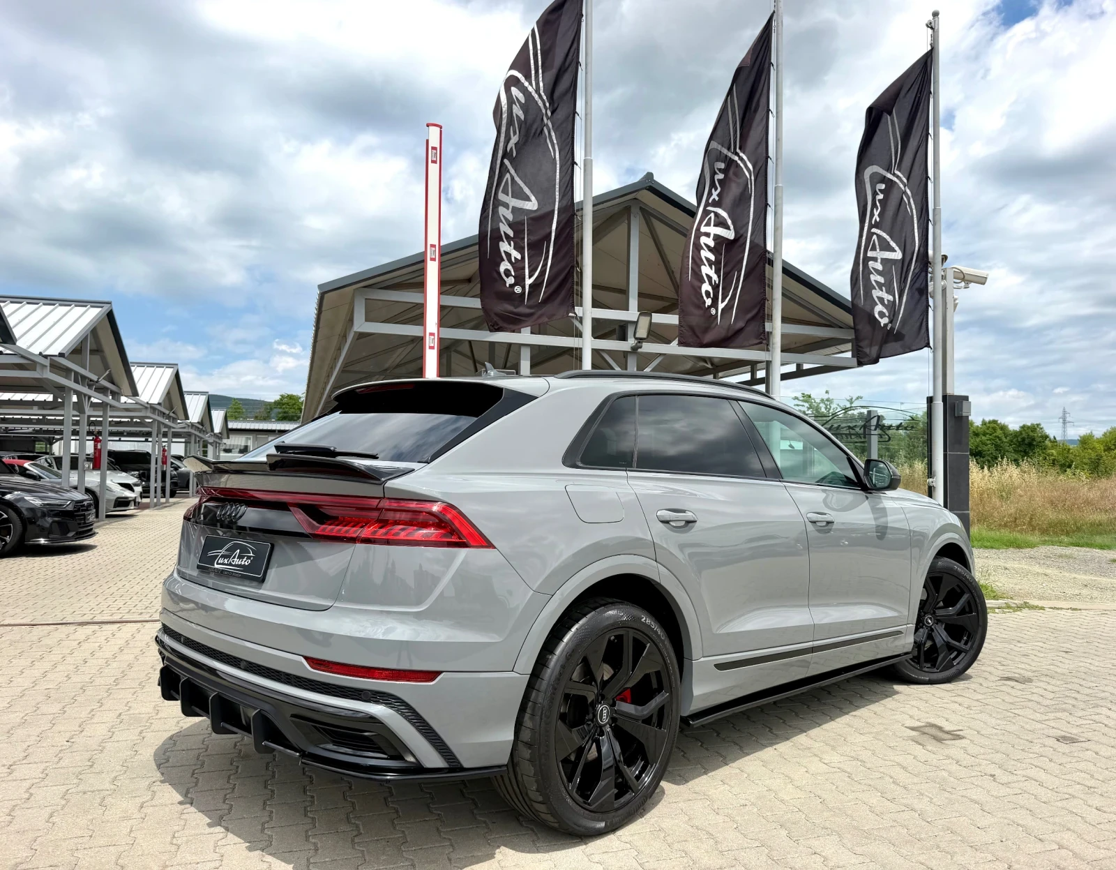 Audi Q8 50TDI#S-LINE#PANORAMA#MATRIX#DISTR#AIRMAT, снимка 4 - Автомобили и джипове - 54936593