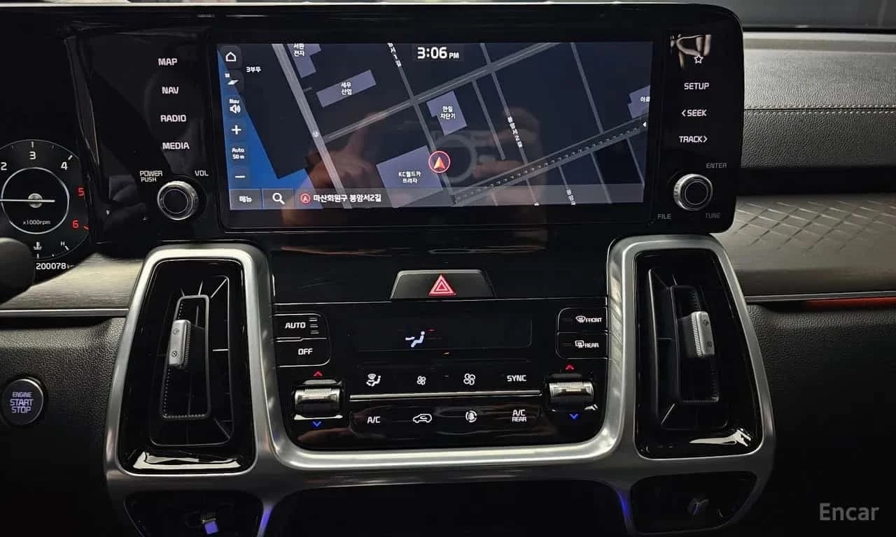 Kia Sorento Diesel 2.2 2WD Signature , снимка 13 - Автомобили и джипове - 55749456