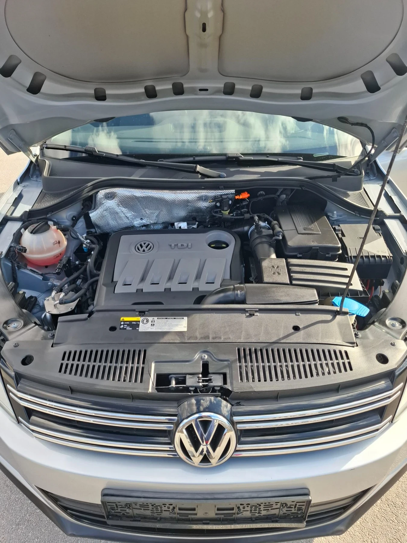 VW Tiguan 2.0TDI FACELIFT , снимка 13 - Автомобили и джипове - 55792419