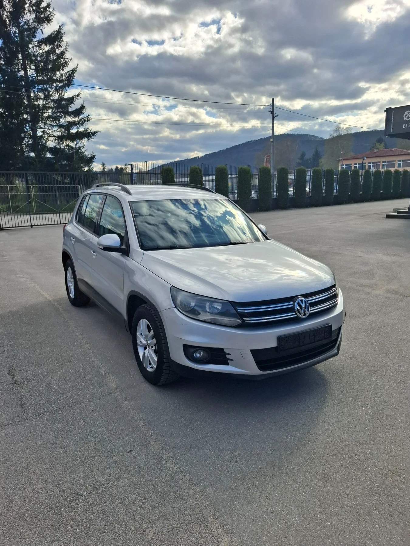 VW Tiguan 2.0TDI FACELIFT , снимка 2 - Автомобили и джипове - 55792419