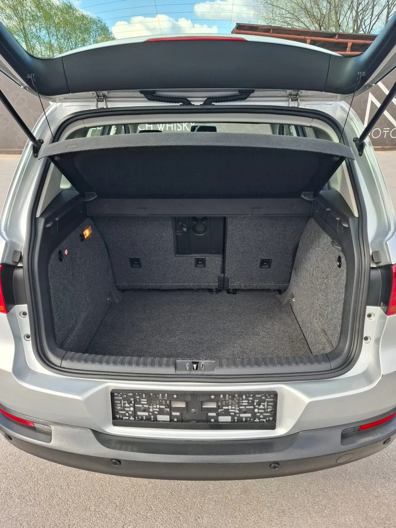 VW Tiguan 2.0TDI FACELIFT , снимка 12 - Автомобили и джипове - 55792419
