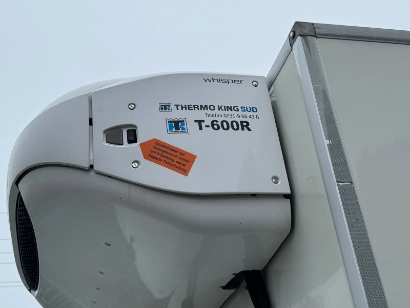 Iveco Daily 70C18* Euro6* Хладилен+ Ток* Климатик* Падащ борд, снимка 3 - Бусове и автобуси - 52882221