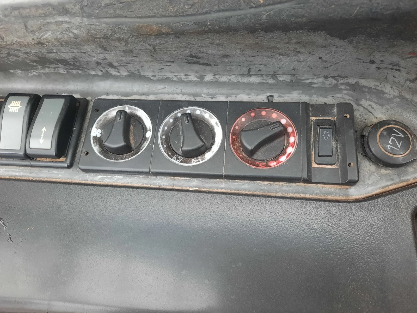 Телескопичен товарач Caterpillar ТН 407, снимка 6 - Селскостопанска техника - 54142339