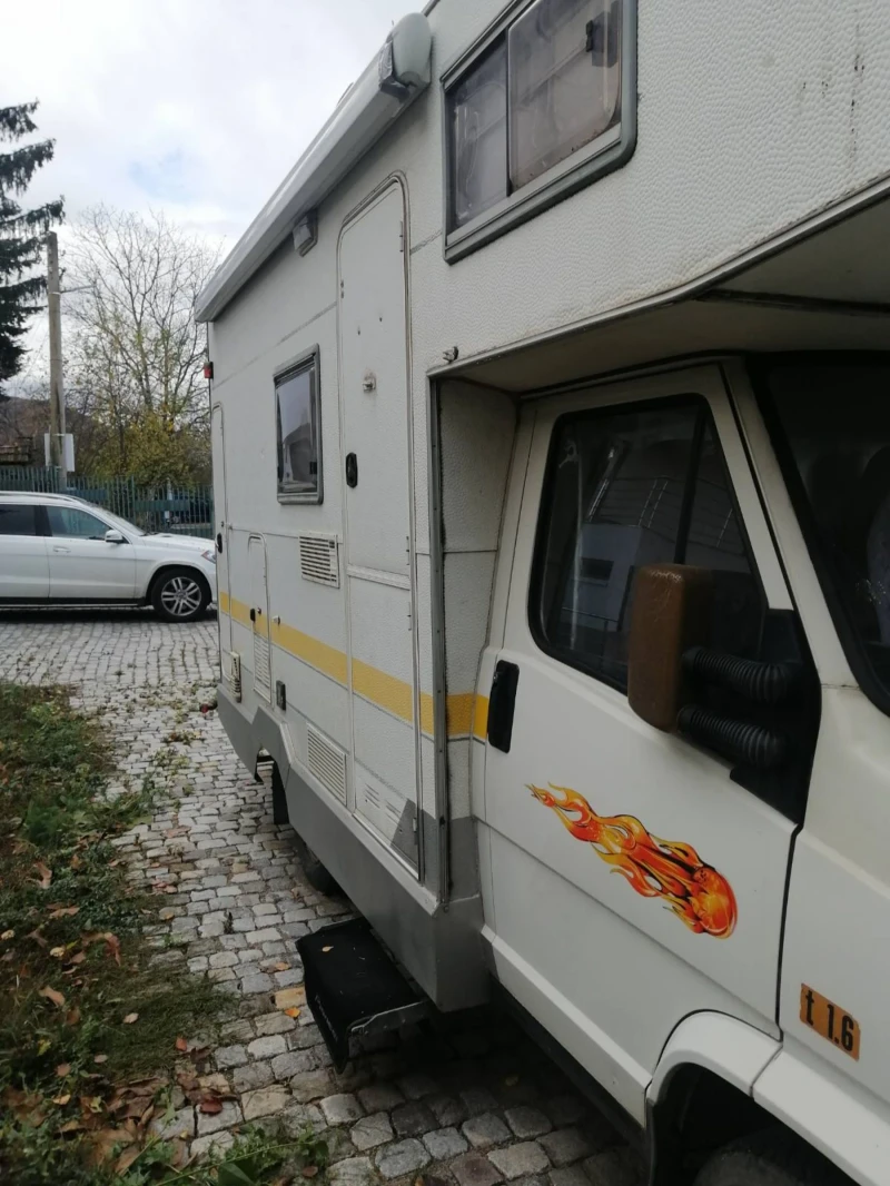 Кемпер Fiat Дукато, снимка 5 - Каравани и кемпери - 52368399