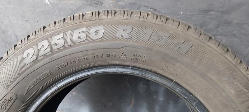 Гуми Зимни 225/60R16, снимка 8 - Гуми и джанти - 34684159