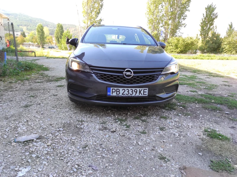 Opel Astra 1, 6 CDTI 95кс, снимка 2 - Автомобили и джипове - 47396571