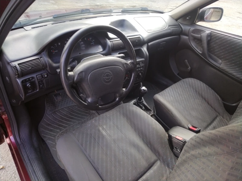 Opel Astra 1.6/75 моно, снимка 6 - Автомобили и джипове - 48164280