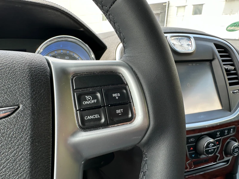 Chrysler 300c 3.6i 292 к.с., снимка 16 - Автомобили и джипове - 50987905