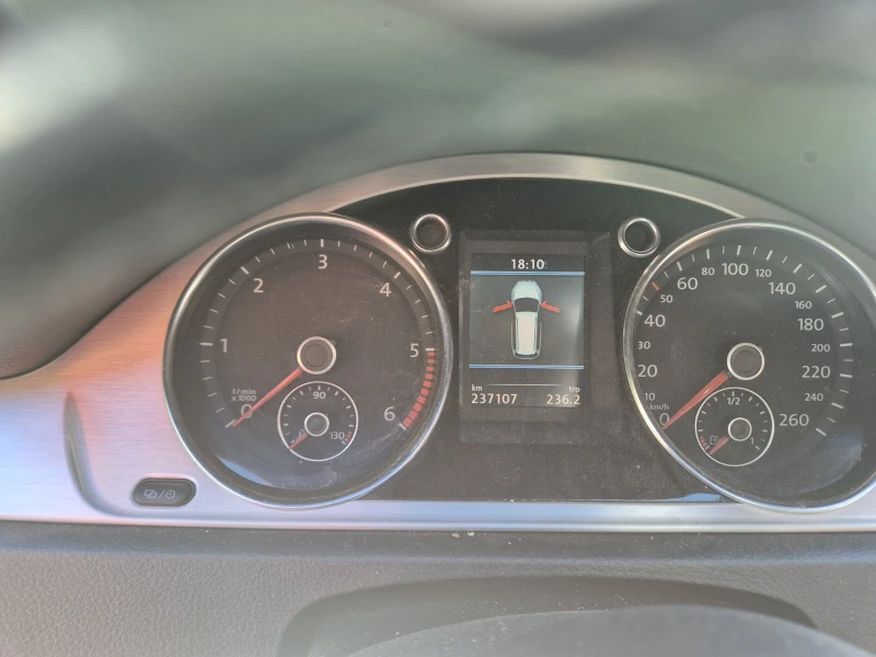 VW Passat 2.0TDI/FULL/КОЖА/PANO/Distr./Keyless, снимка 8 - Автомобили и джипове - 52922513