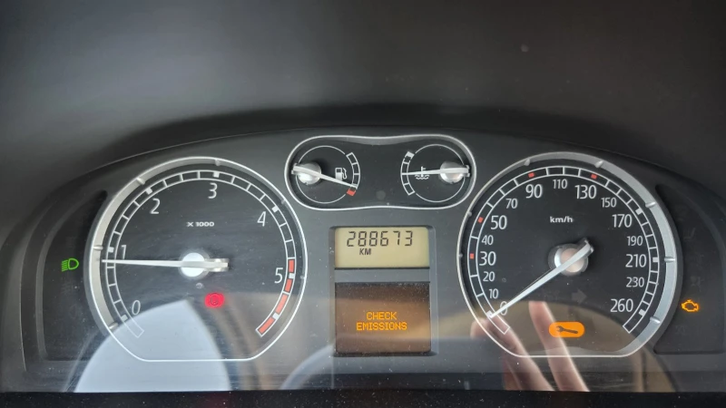 Renault Laguna 2.0 dCi 150кс., снимка 9 - Автомобили и джипове - 52341463