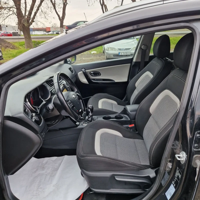 Kia Ceed 1.6crdi FULL, снимка 6 - Автомобили и джипове - 52857282