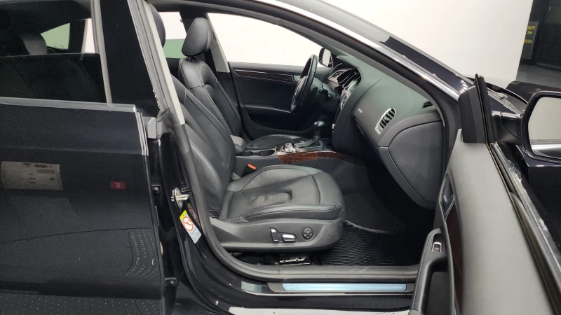 Audi A5 2.0TDI/4x4/Пълна сервизна история !!!, снимка 7 - Автомобили и джипове - 53036064