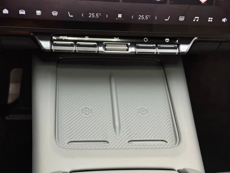 Zeekr 7X 4WD , снимка 15 - Автомобили и джипове - 53572286