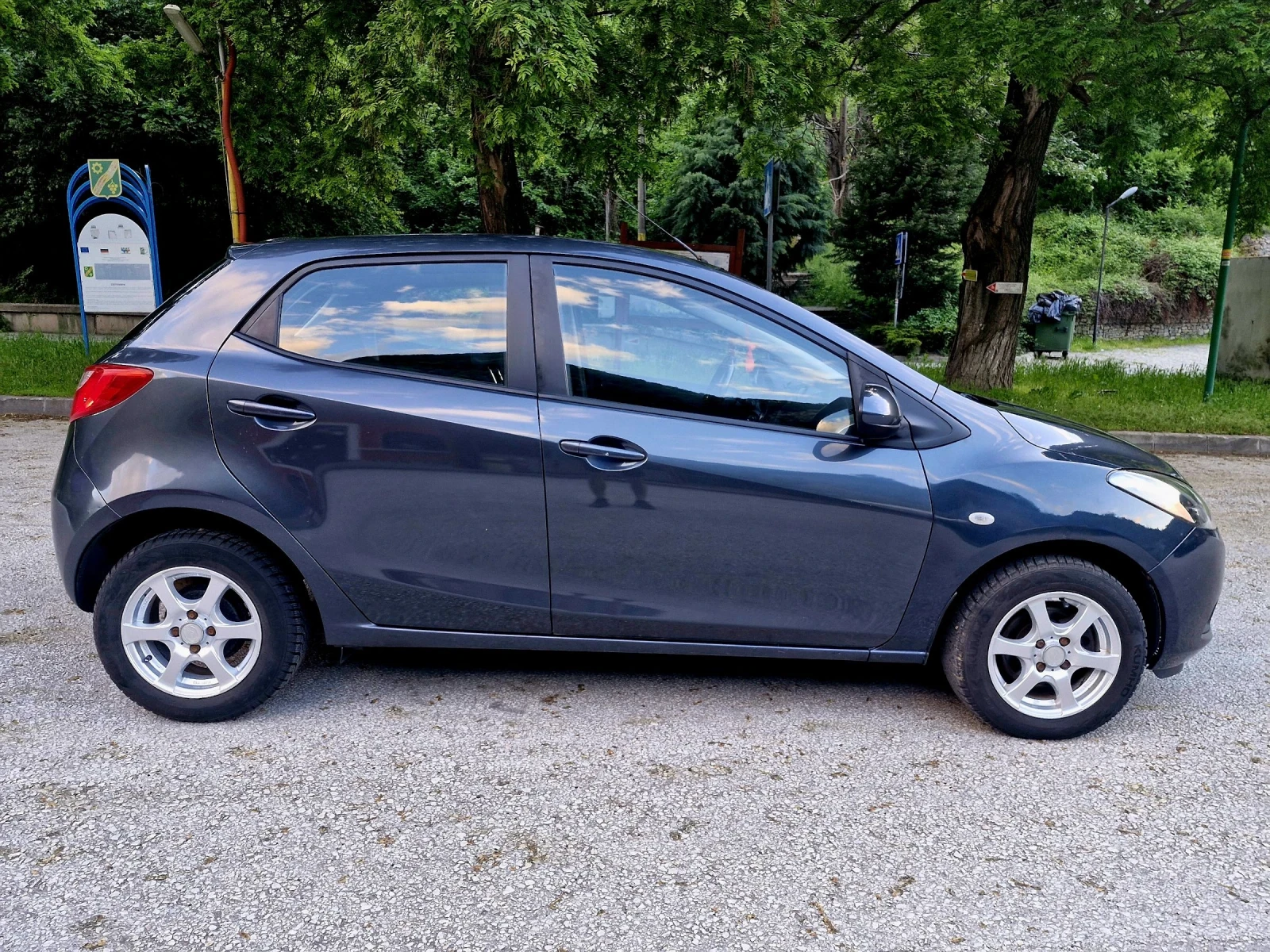 Mazda 2 1.3i 4 цилиндъра * КЛИМАТИК*  - изображение 8