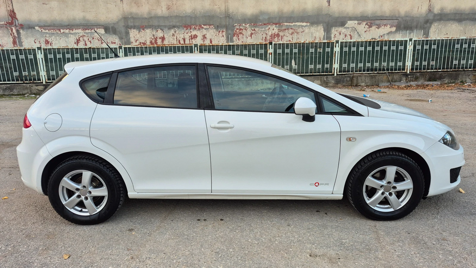 Seat Leon 1.4I 86кс - Германия ОТЛИЧЕН - изображение 4