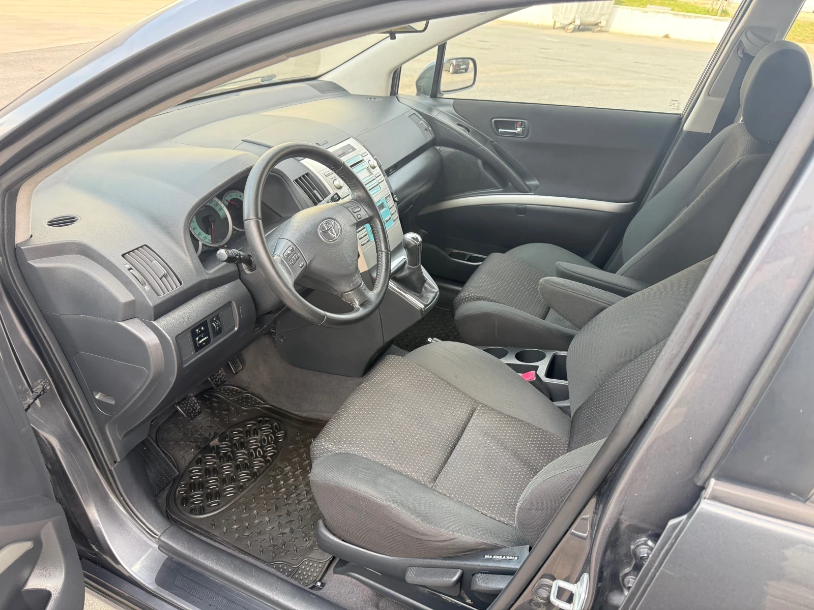 Toyota Corolla verso 2, 2 D4D-136 к.с # 6+ 1места#, снимка 9 - Автомобили и джипове - 53758164