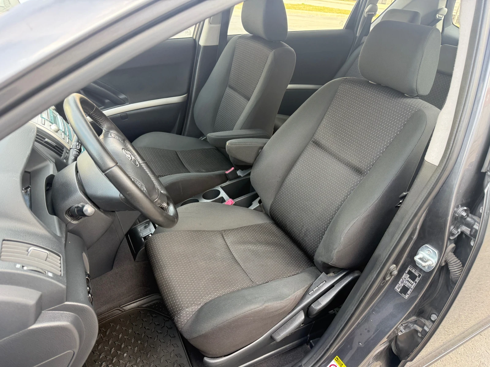 Toyota Corolla verso 2, 2 D4D-136 к.с # 6+ 1места#, снимка 10 - Автомобили и джипове - 53758164