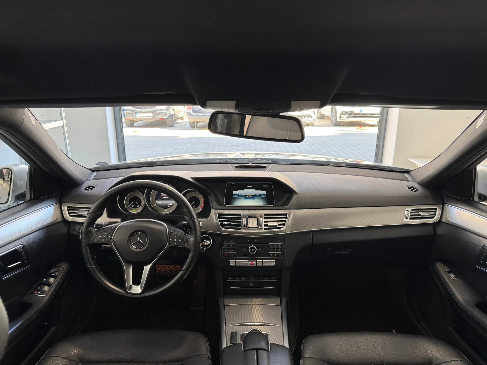 Mercedes-Benz E 220 CDI Avantgarde/BLUETEC/9G-Tronic, снимка 5 - Автомобили и джипове - 53846643