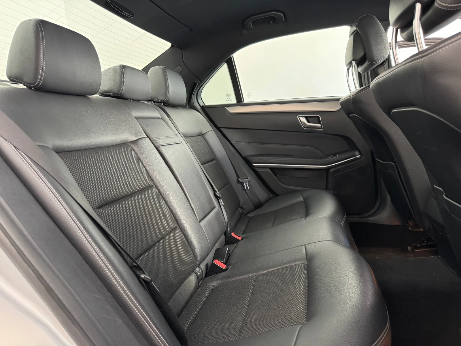 Mercedes-Benz E 220 CDI Avantgarde/BLUETEC/9G-Tronic, снимка 8 - Автомобили и джипове - 53846643