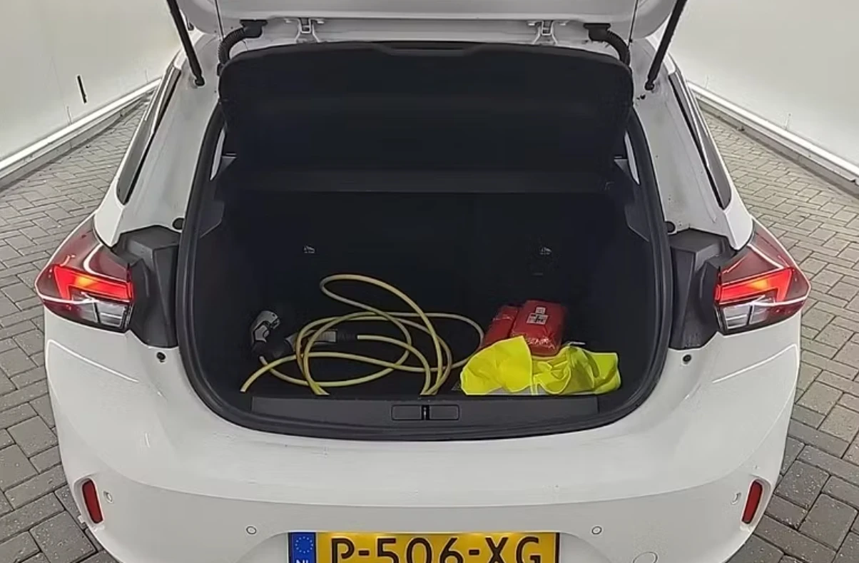 Opel Corsa  EV Edition, снимка 3 - Автомобили и джипове - 54146000