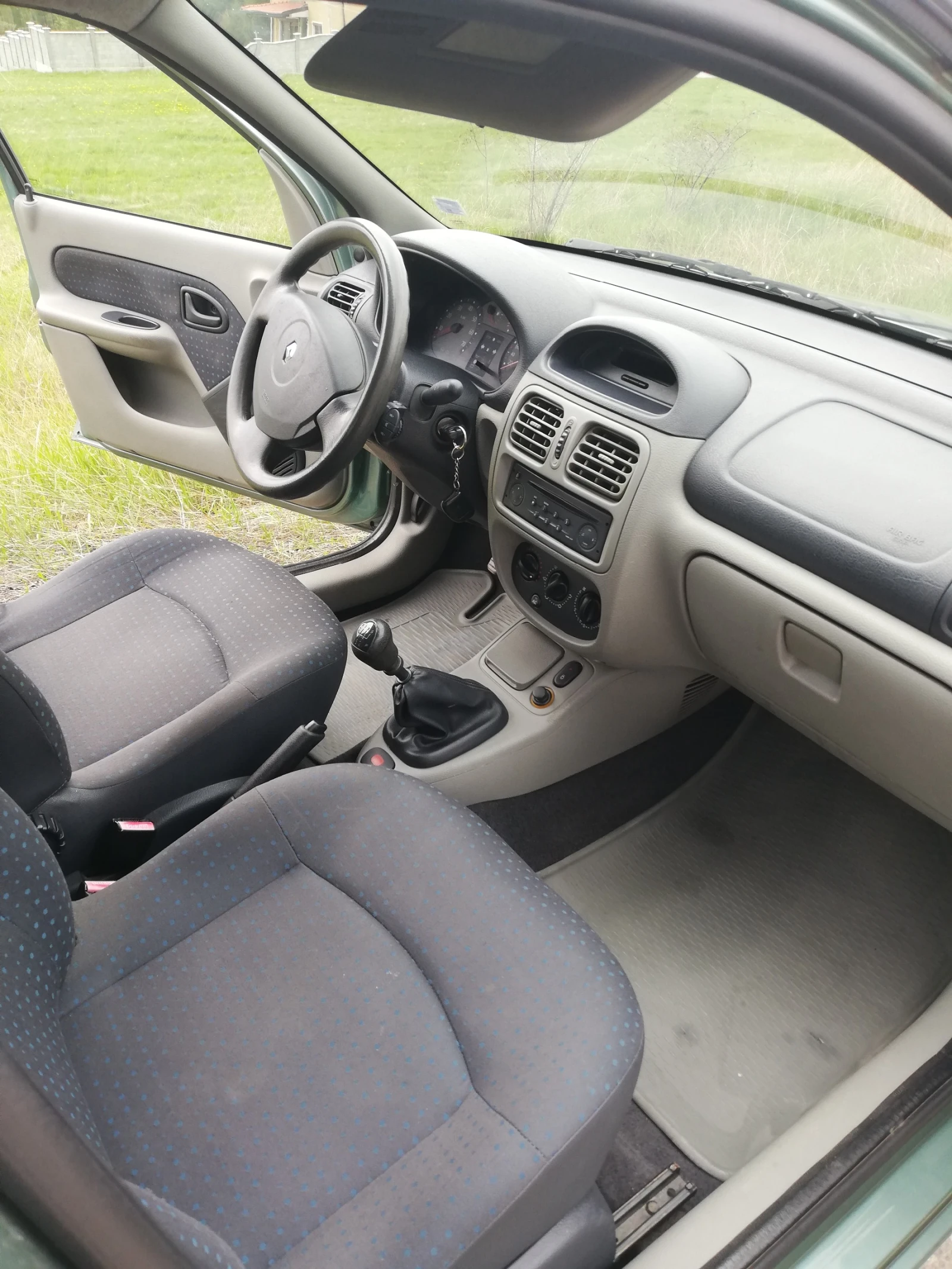 Renault Clio, снимка 4 - Автомобили и джипове - 54259038