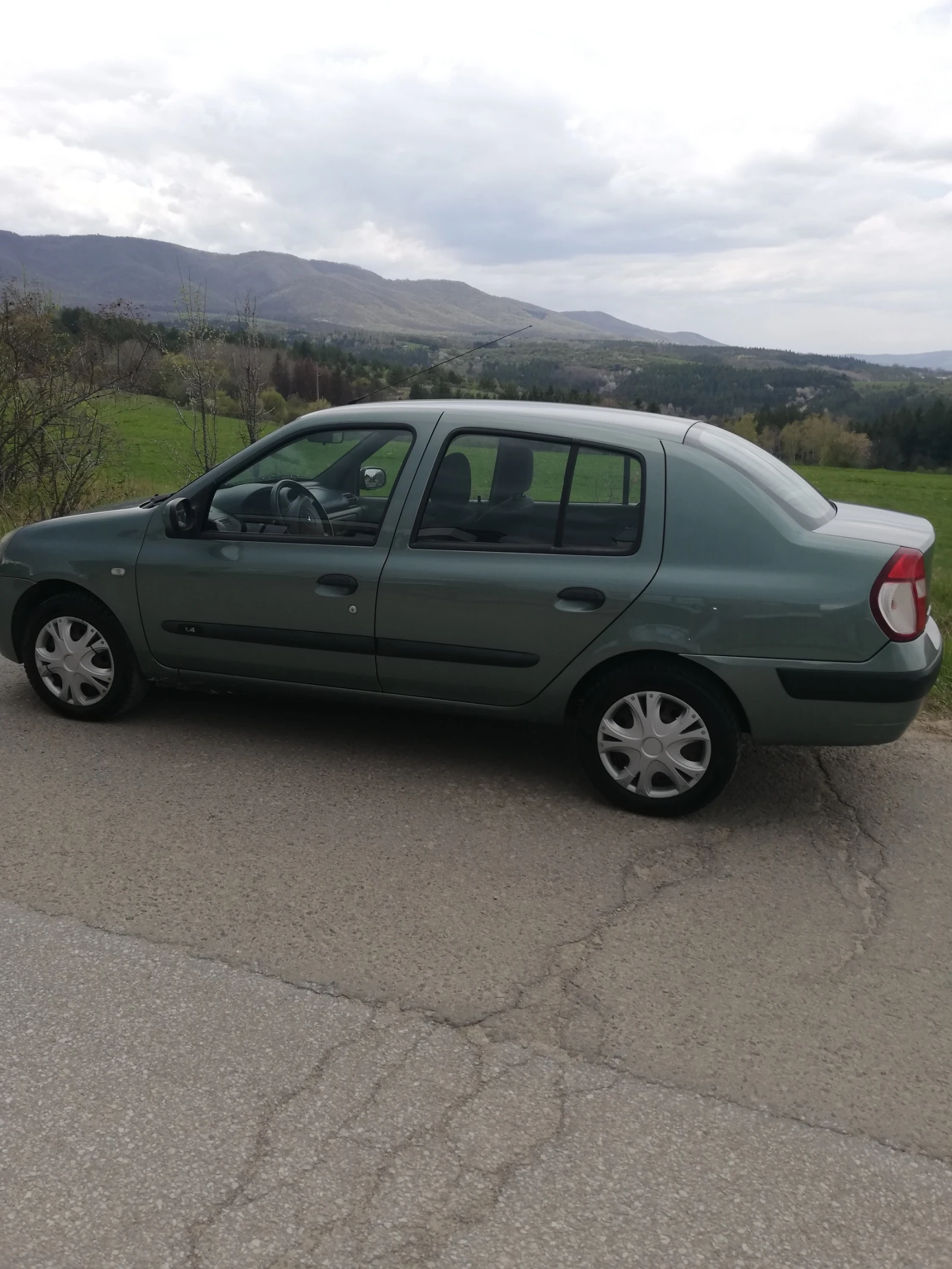 Renault Clio, снимка 8 - Автомобили и джипове - 54259038