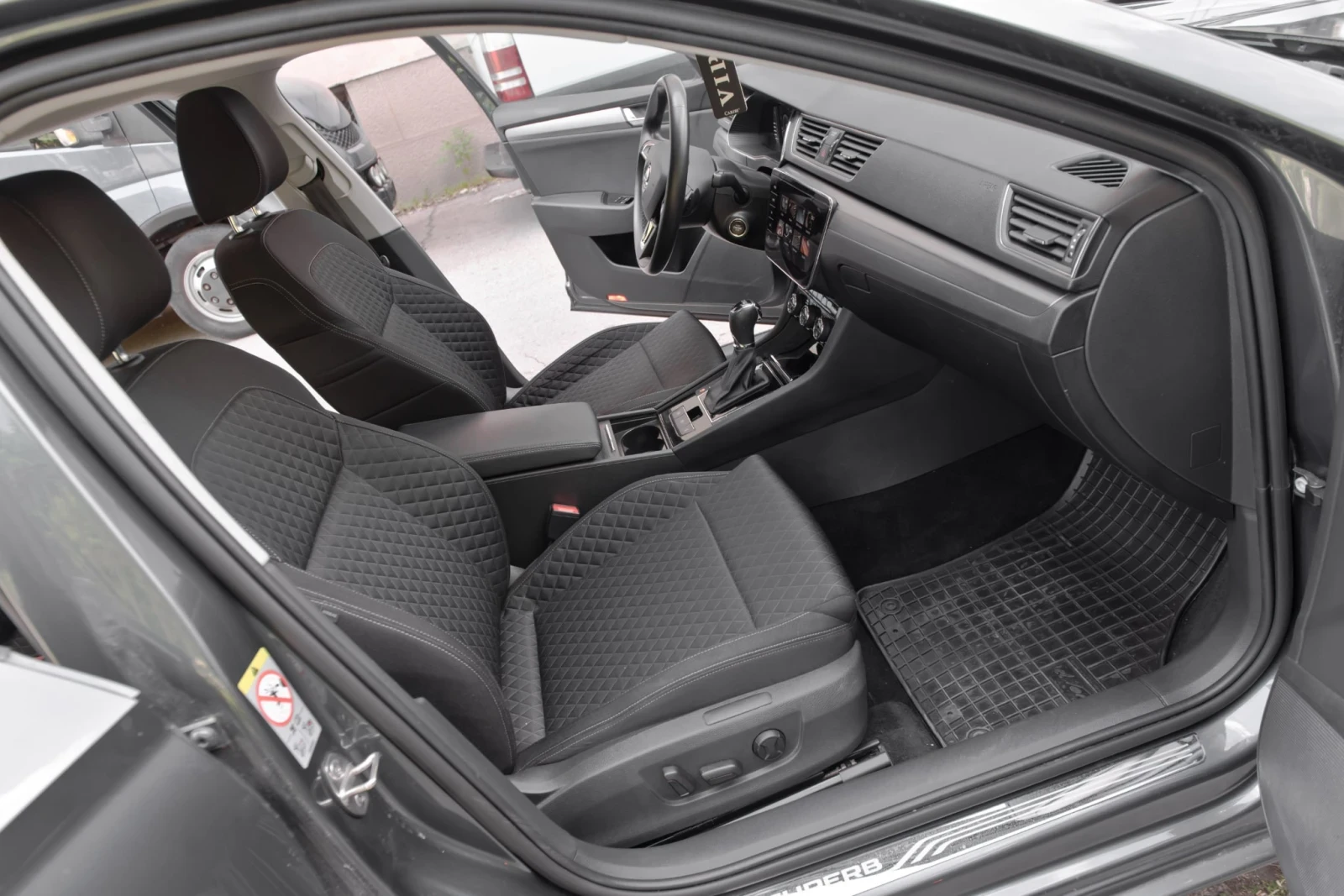 Skoda Superb 2.0TDI, снимка 8 - Автомобили и джипове - 54527822