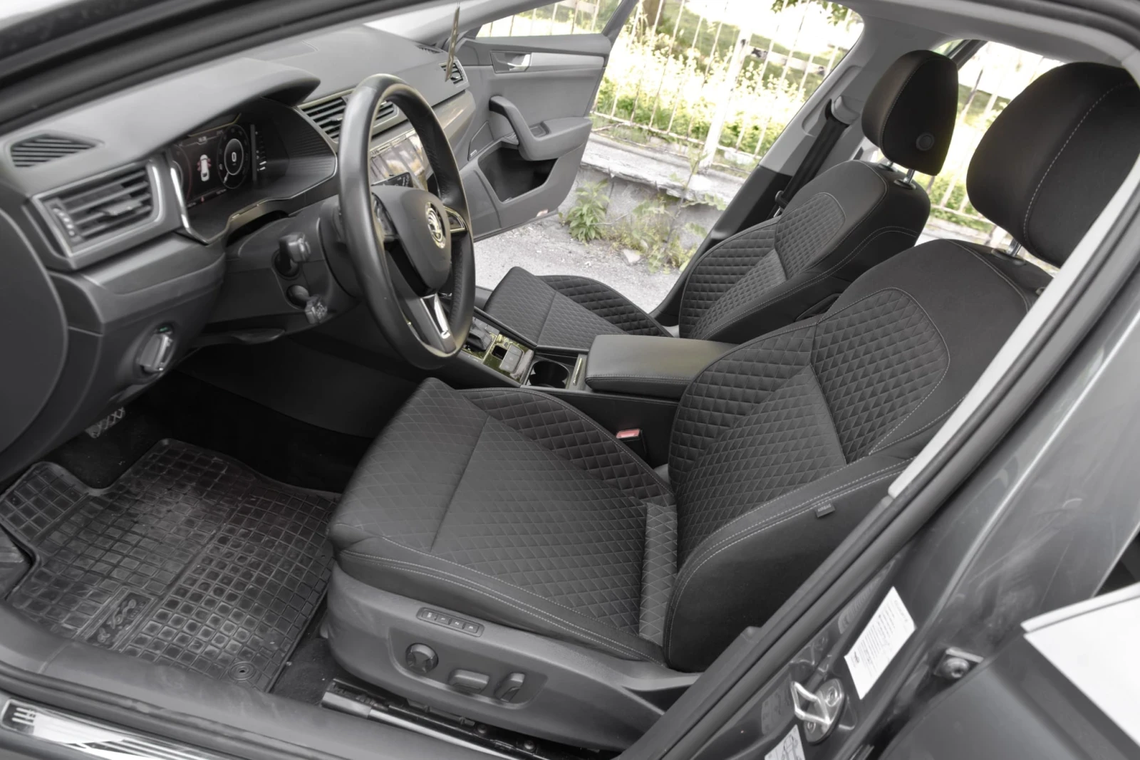 Skoda Superb 2.0TDI, снимка 7 - Автомобили и джипове - 54527822