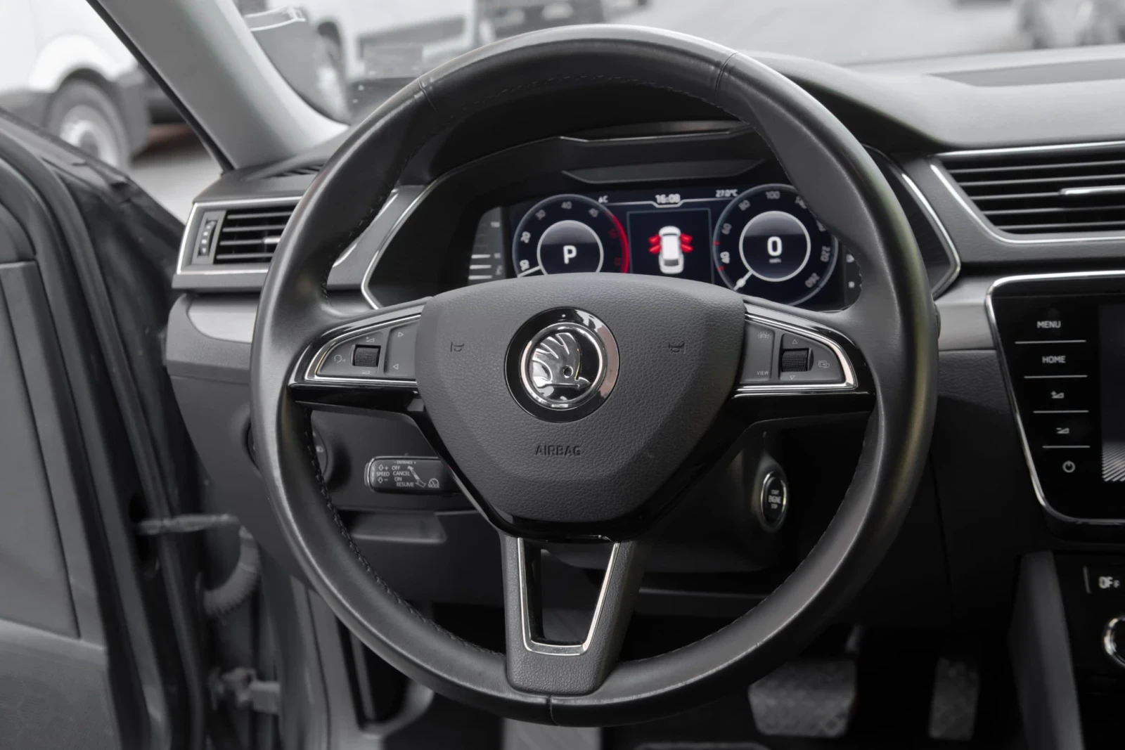Skoda Superb 2.0TDI, снимка 11 - Автомобили и джипове - 54527822