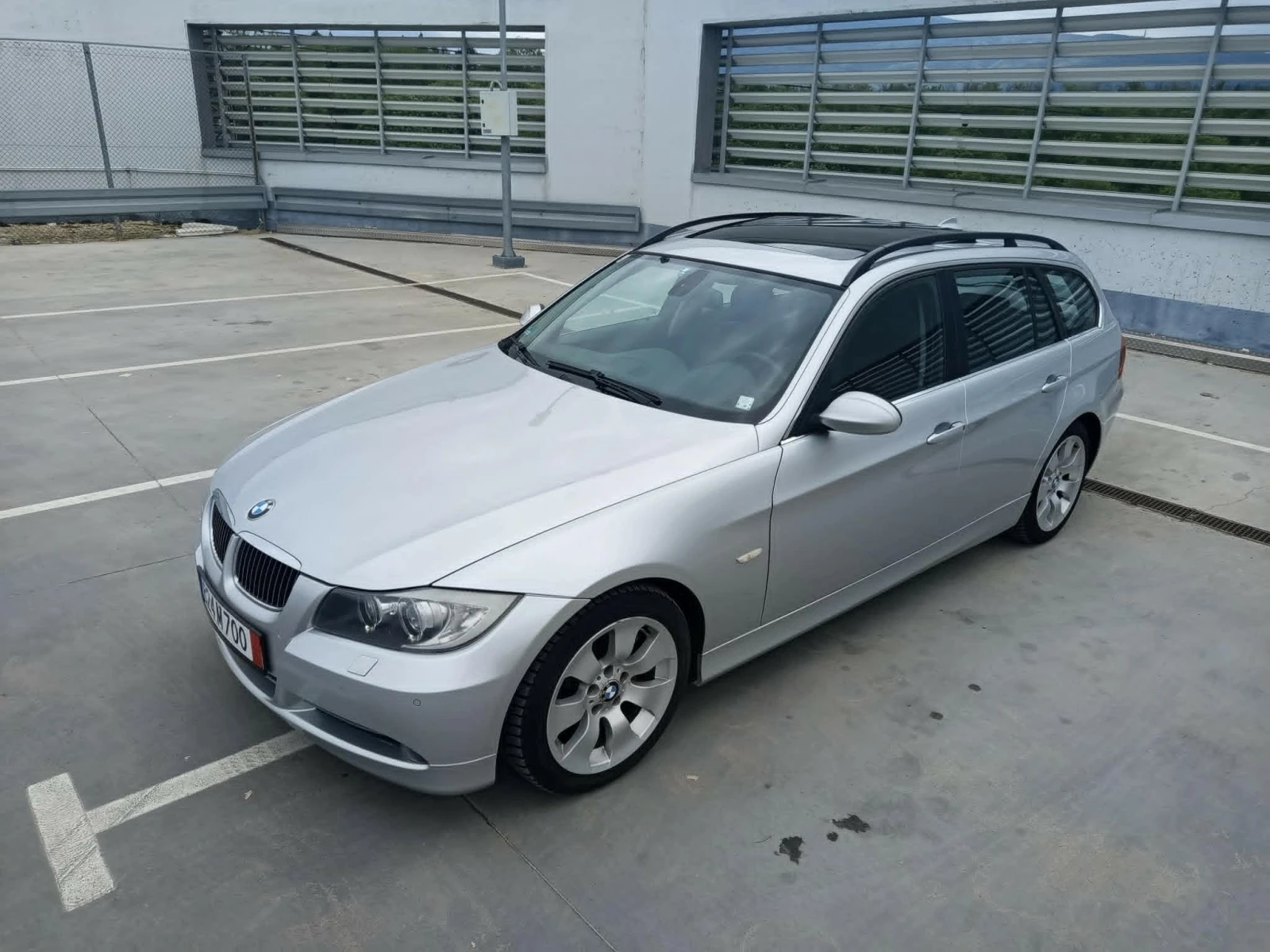 BMW 330 xd Панорама/Нави/Рекаро/Автомат, снимка 4 - Автомобили и джипове - 54544387
