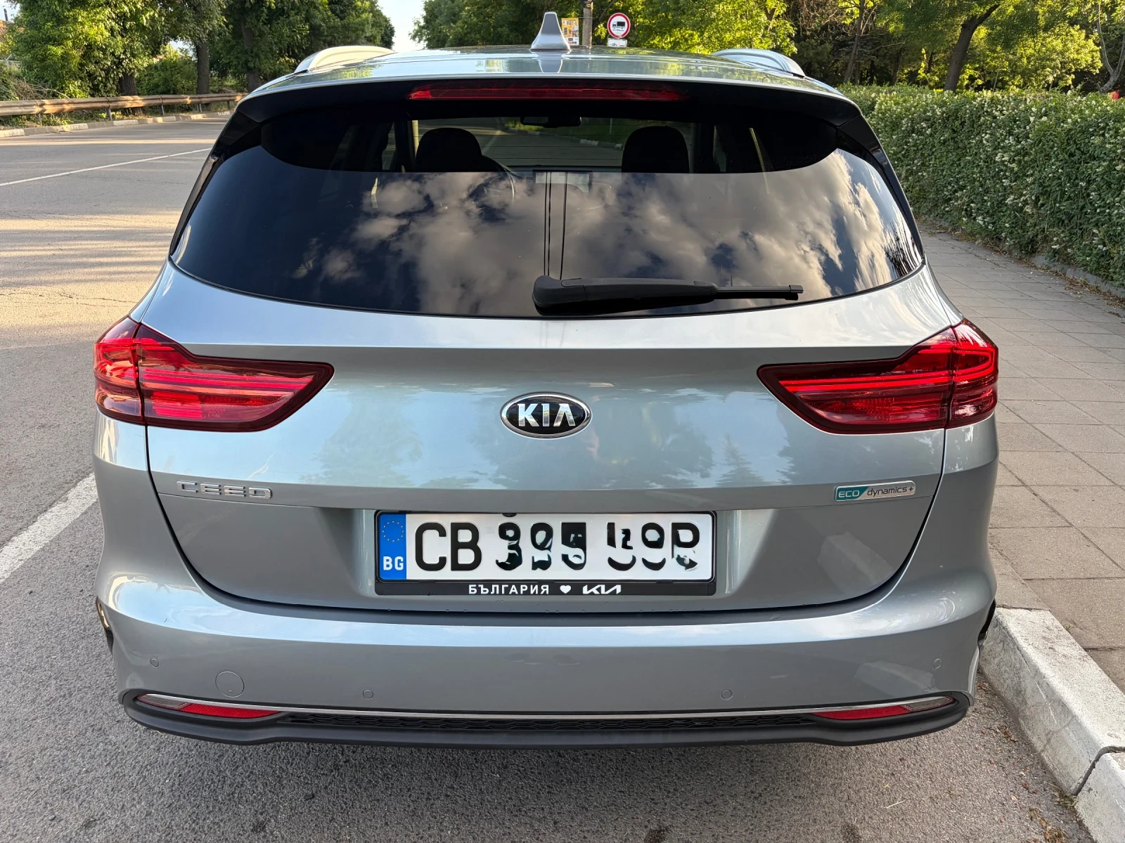 Kia Ceed 1.6CRDI 136к.с. AT7, снимка 4 - Автомобили и джипове - 54714587