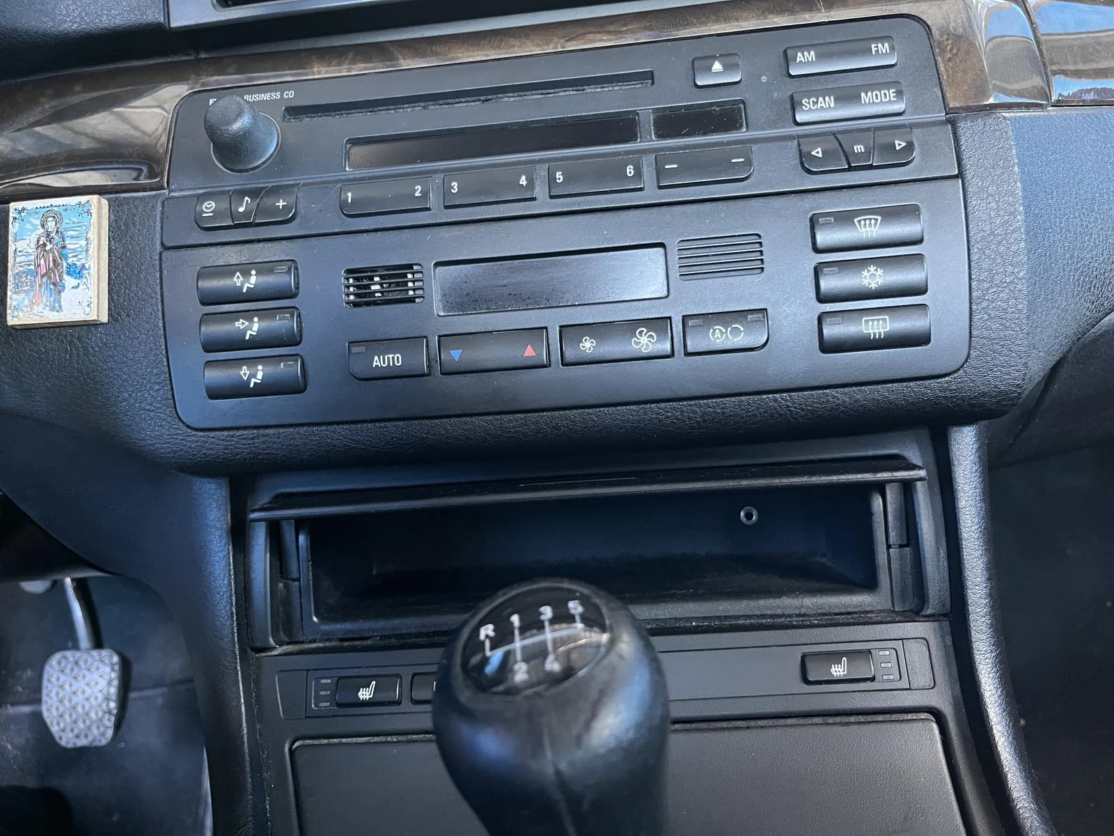 BMW 320, снимка 10 - Автомобили и джипове - 55514525