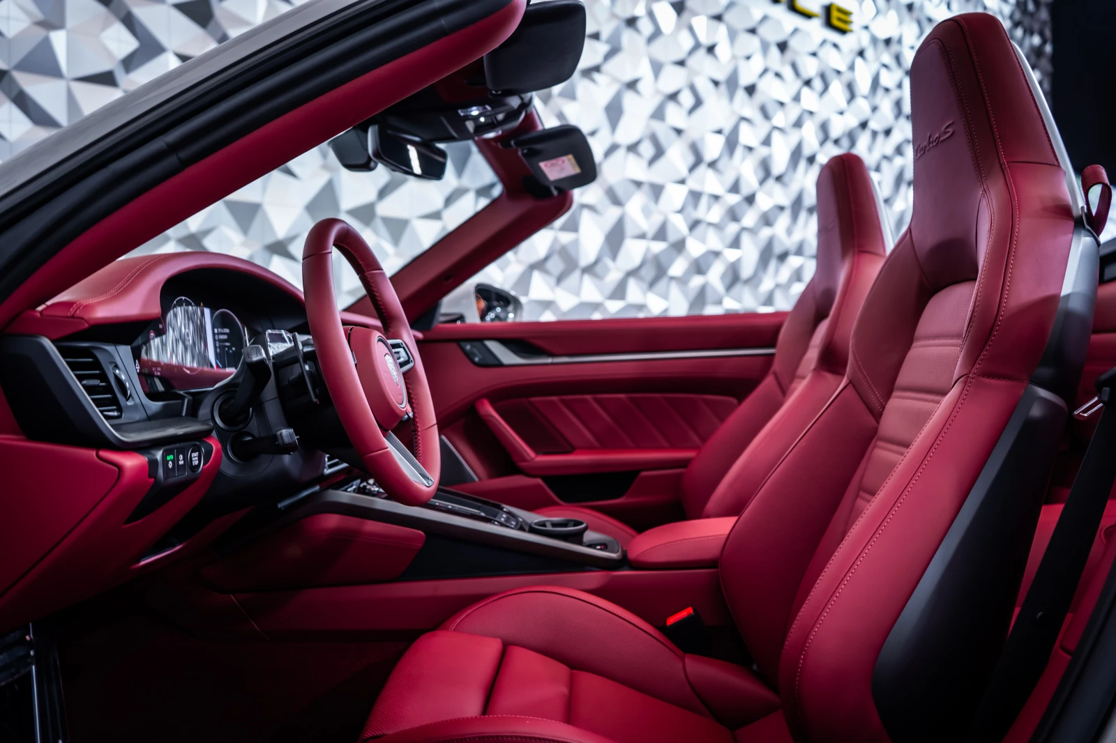 Porsche 991 992.2 Turbo S SportChrono* Burmester, снимка 13 - Автомобили и джипове - 55540149