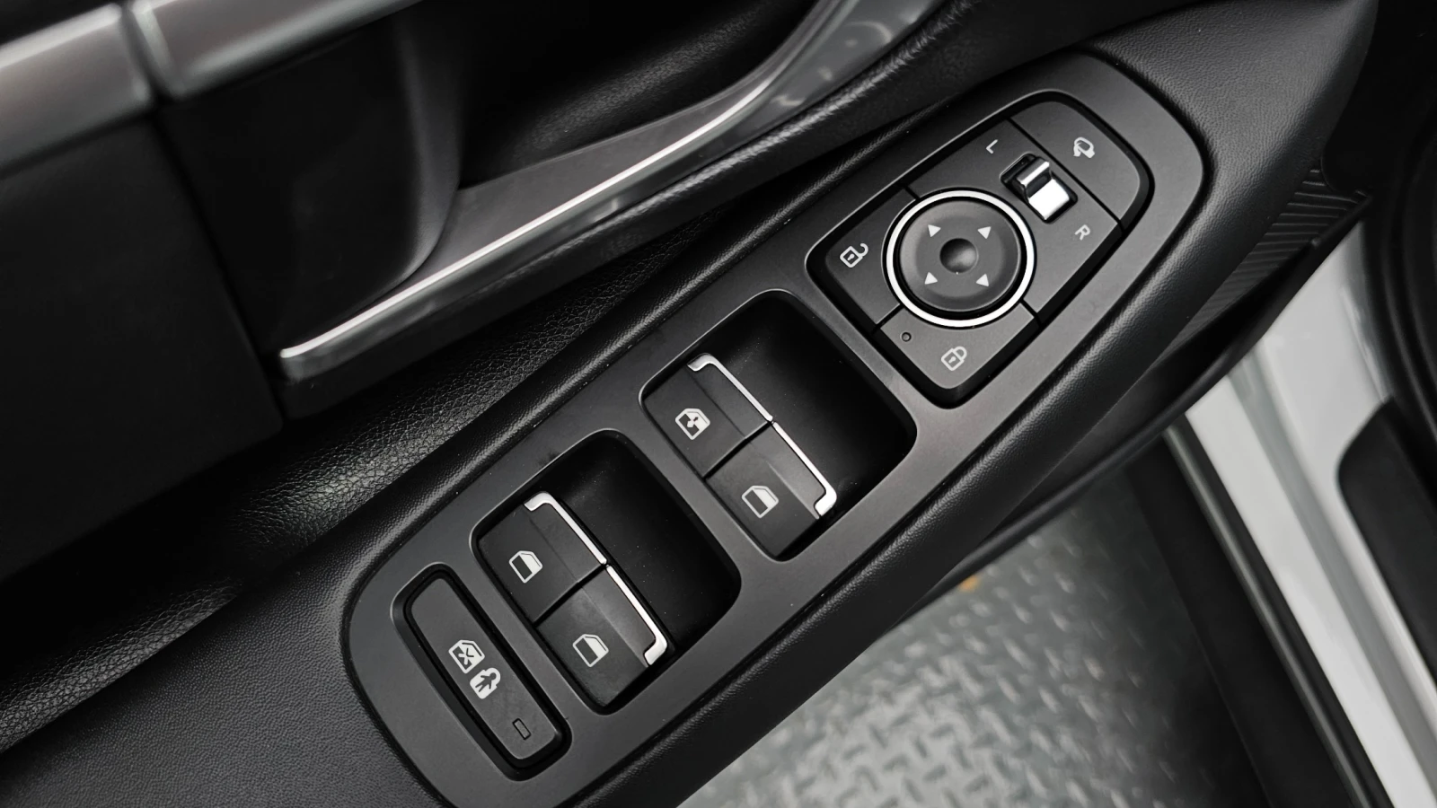 Hyundai Sonata, снимка 11 - Автомобили и джипове - 55589752