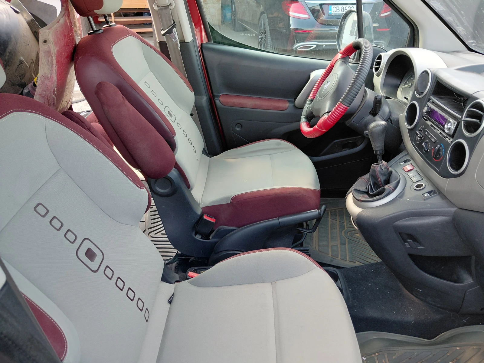 Citroen Berlingo Multispace 1.6HDI 90 к.с., снимка 10 - Автомобили и джипове - 55941675