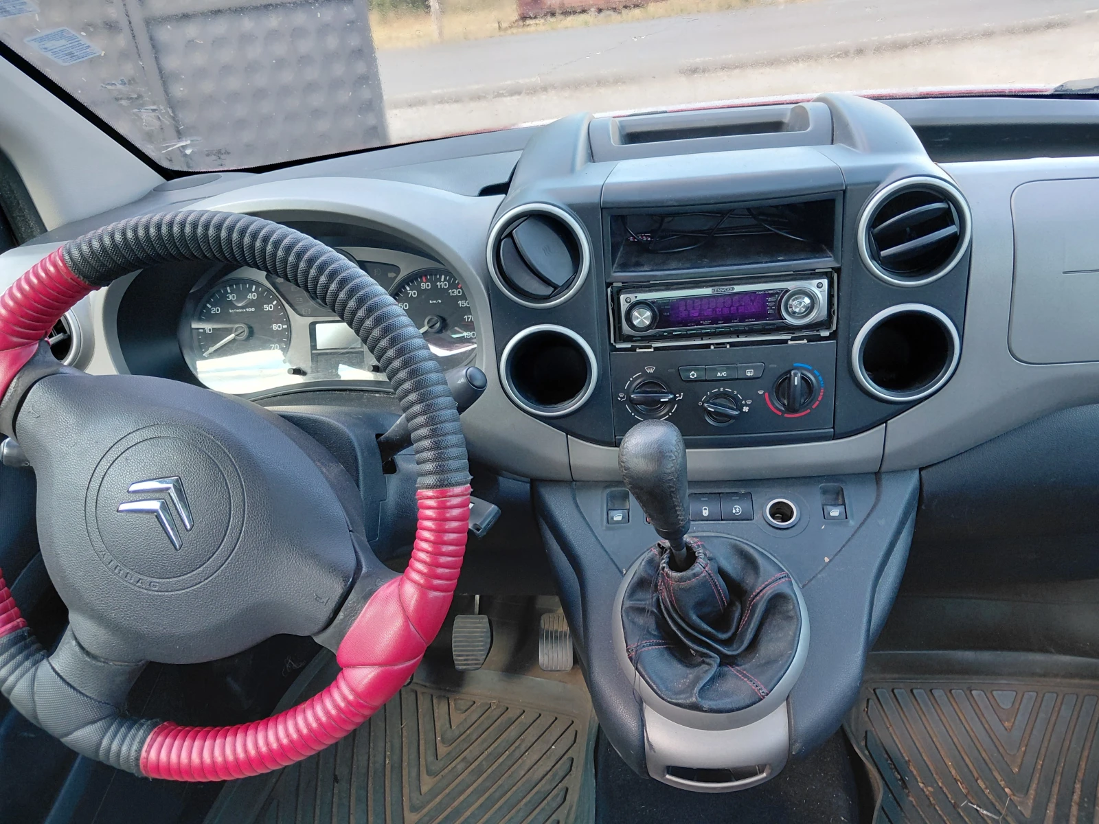 Citroen Berlingo Multispace 1.6HDI 90 к.с., снимка 11 - Автомобили и джипове - 55941675