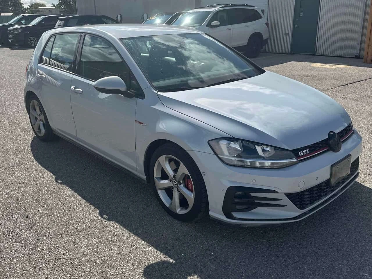 VW Golf  * АВТОКРЕДИТ * ГЛАВНО ПРЕДСТАВИТЕЛСТВО, снимка 3 - Автомобили и джипове - 56213118