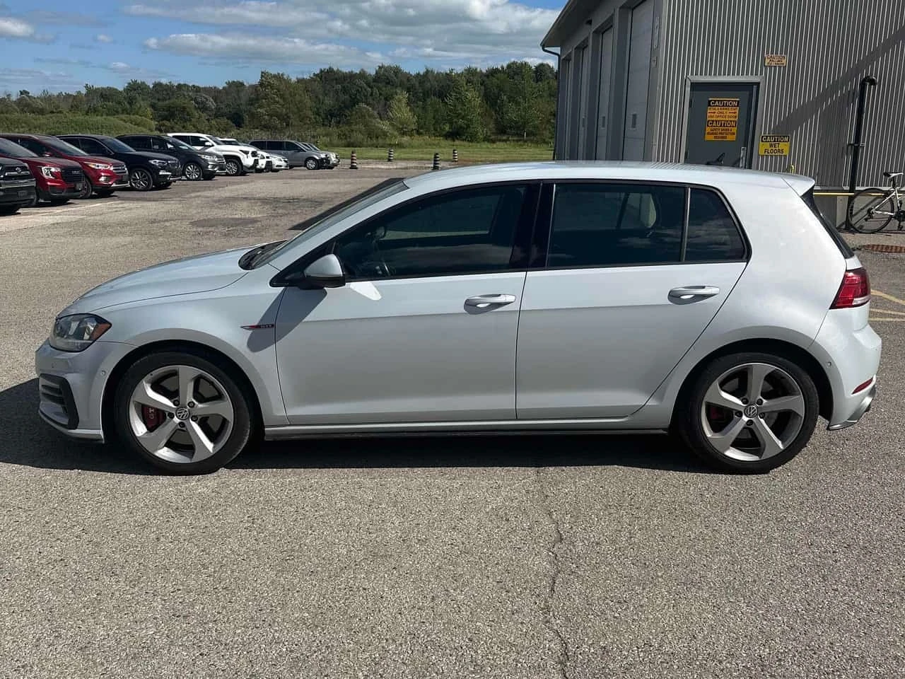 VW Golf  * АВТОКРЕДИТ * ГЛАВНО ПРЕДСТАВИТЕЛСТВО, снимка 4 - Автомобили и джипове - 56213118