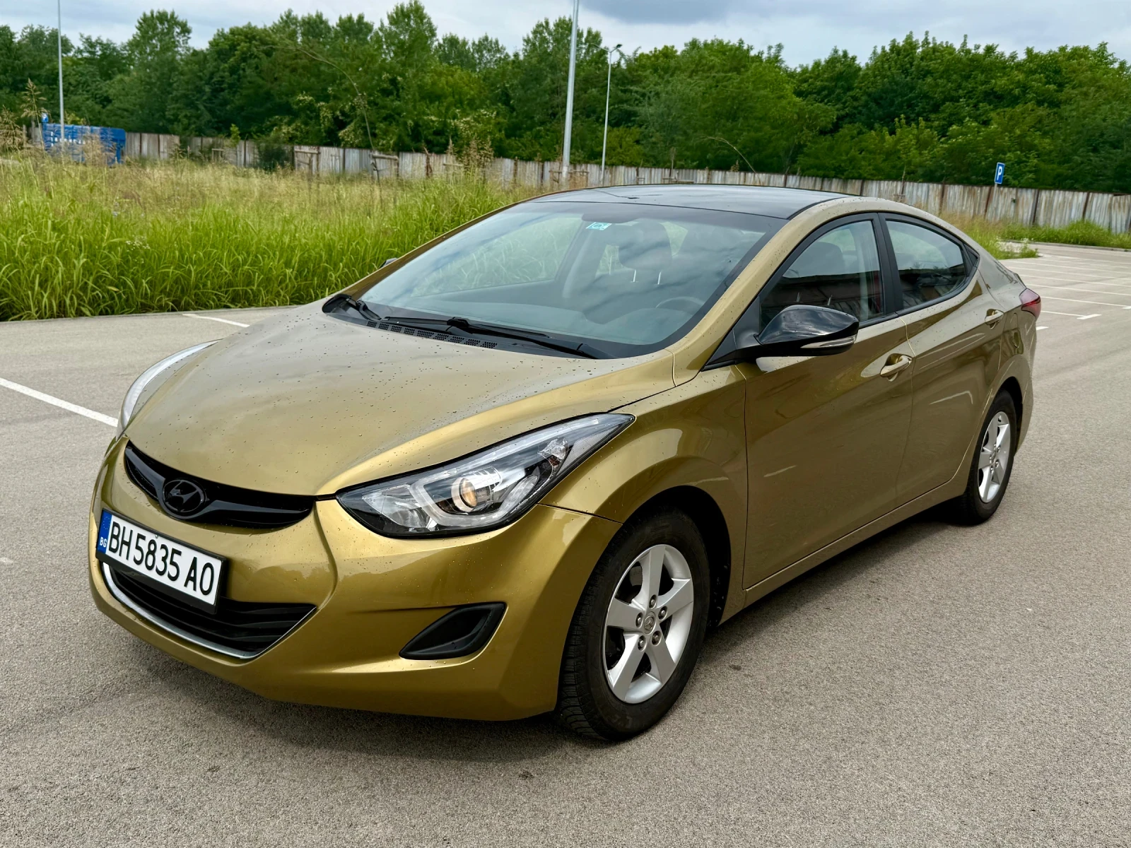 Hyundai Elantra 1.6i - ГАЗ