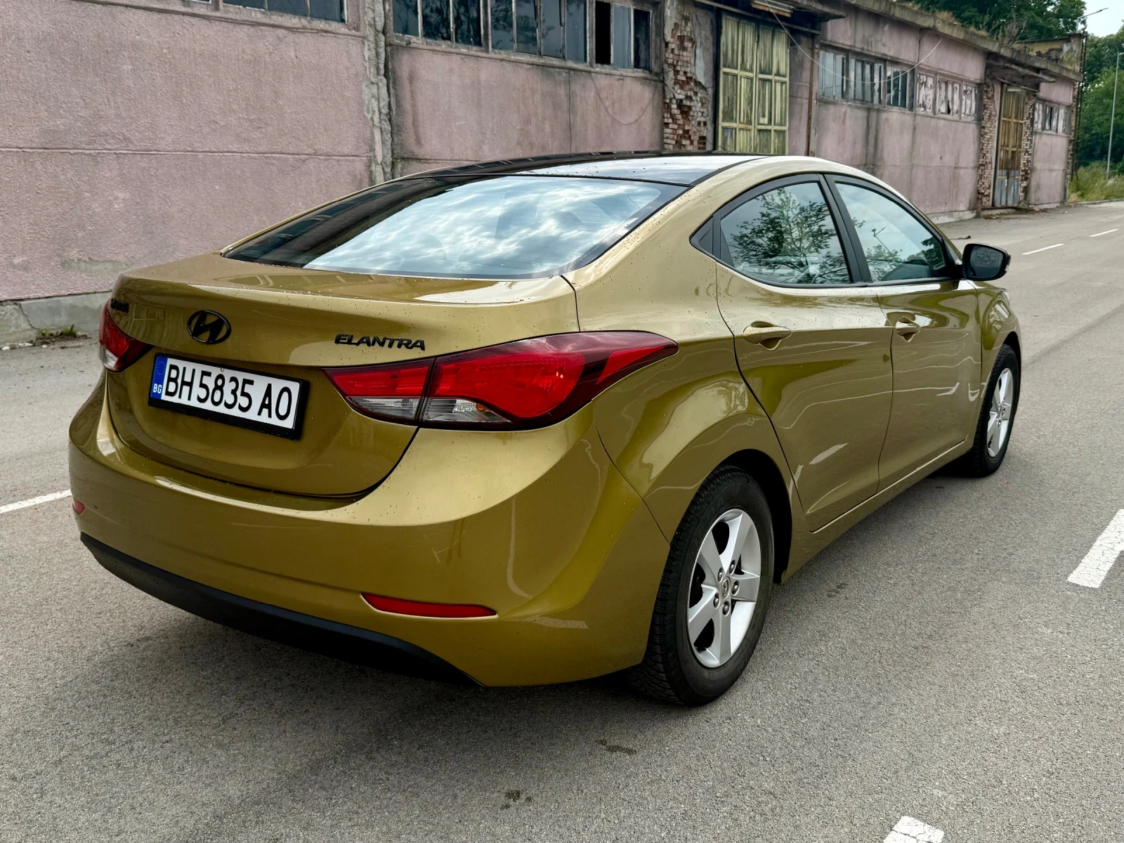 Hyundai Elantra 1.6i - ГАЗ, снимка 5 - Автомобили и джипове - 56302279