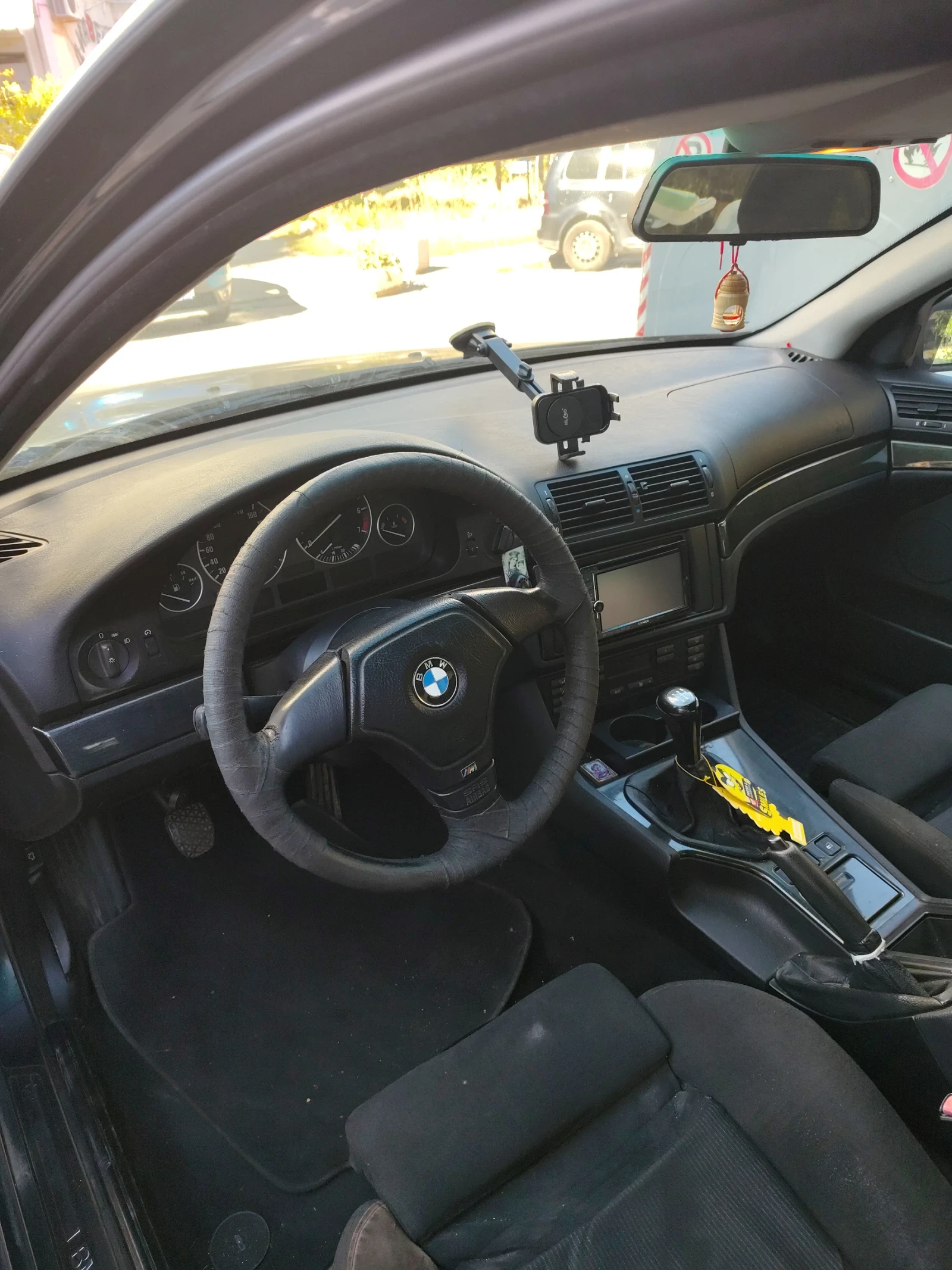 BMW 520, снимка 4 - Автомобили и джипове - 56359419