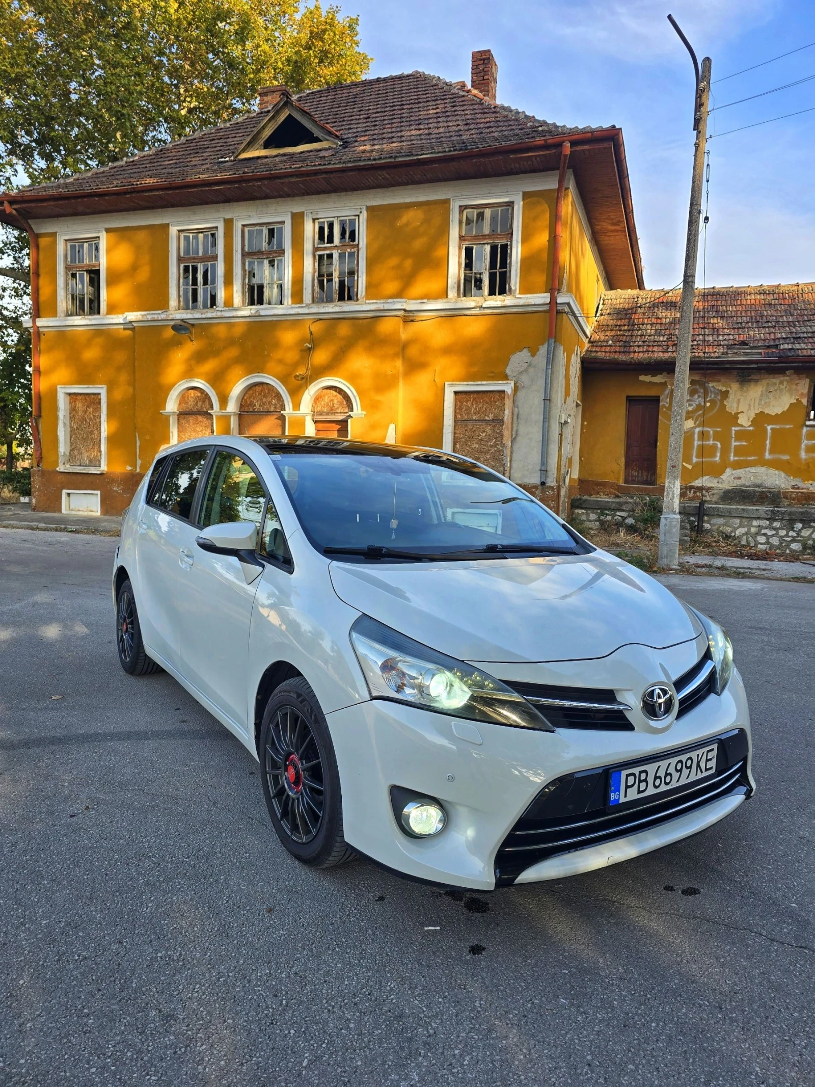 Toyota Verso, снимка 3 - Автомобили и джипове - 56483275
