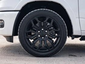 Dodge RAM 1500 Limited Crew Cab 4WD, снимка 9