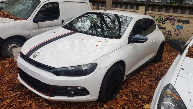 VW Scirocco 2.0TFSI 200 к.с Януари 2010, Kупе, Употребяван авт, снимка 2 - Автомобили и джипове - 47505507