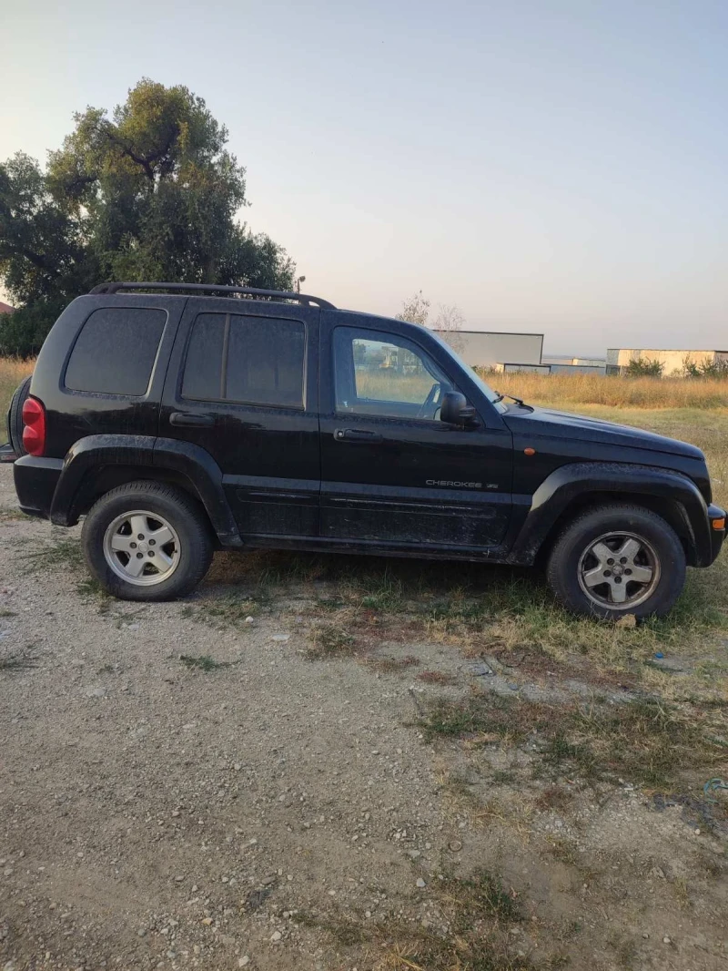 Jeep Cherokee, снимка 4 - Автомобили и джипове - 48342375