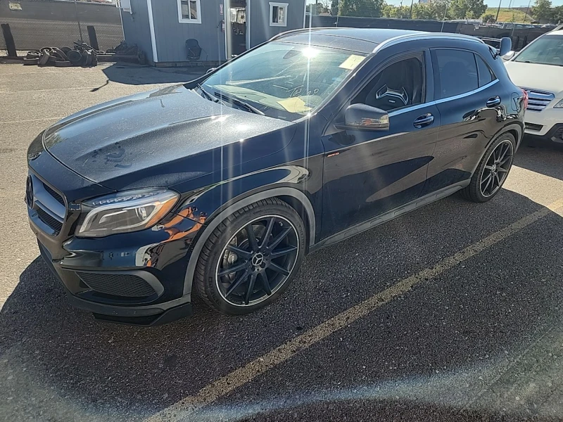 Mercedes-Benz GLA 45 AMG 4MATIC* Full LED* Harman* Подгрев* Пано* Камера* , снимка 1 - Автомобили и джипове - 48440965