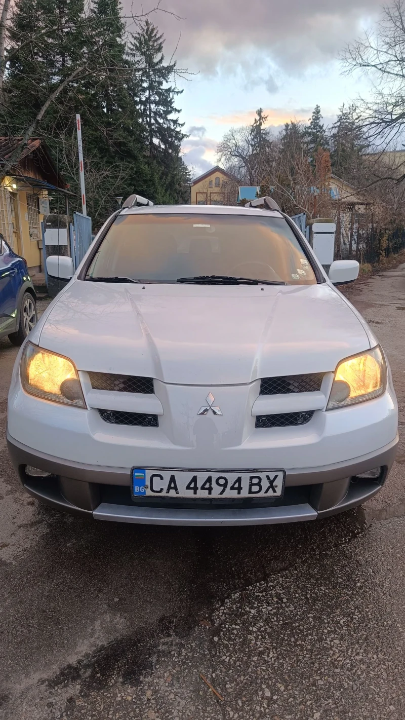 Mitsubishi Outlander 2.4i ГАЗОВ ИНЖЕКЦИОН, снимка 1 - Автомобили и джипове - 49012699