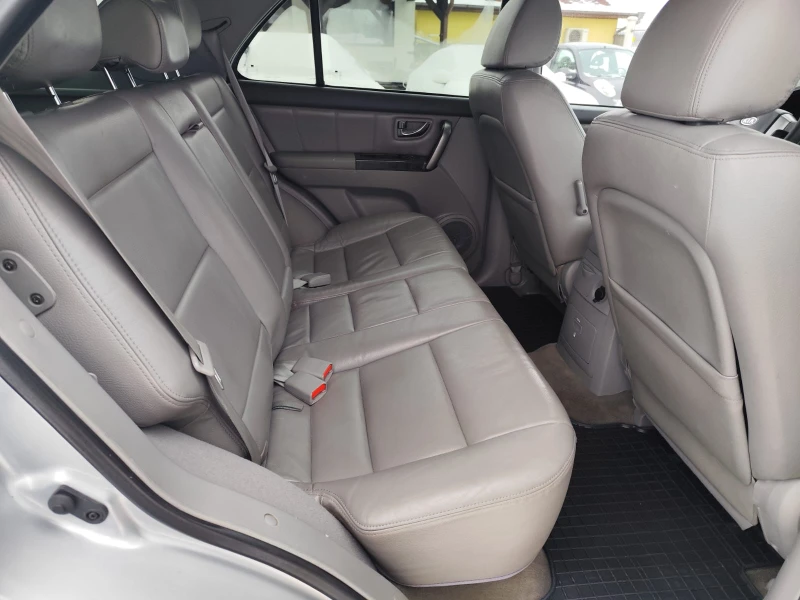 Kia Sorento 2.5 дизел ИТАЛИЯ, снимка 14 - Автомобили и джипове - 53355941
