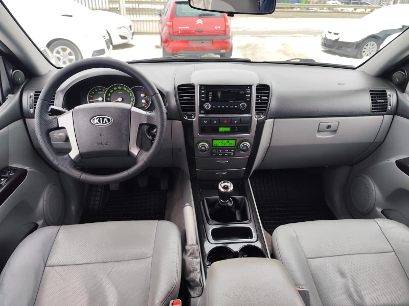 Kia Sorento 2.5 дизел ИТАЛИЯ, снимка 10 - Автомобили и джипове - 53355941
